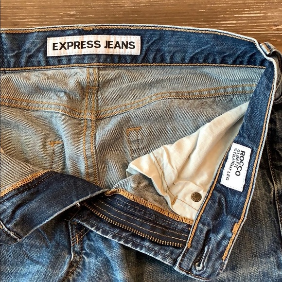 Men’s Express Jeans Light Wash - Picture 8 of 11